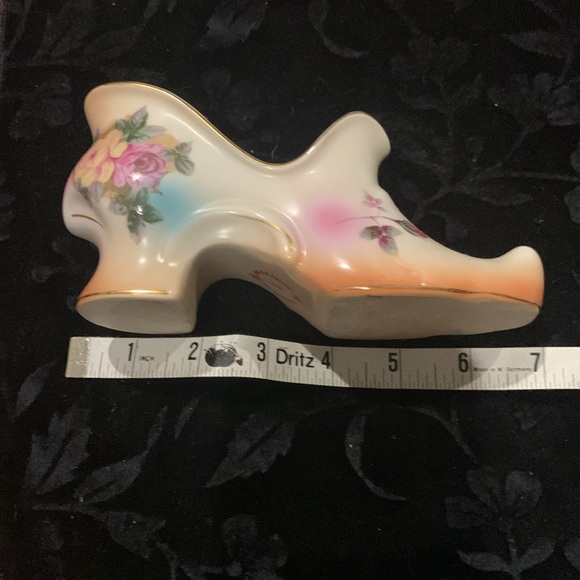 Beautiful vintage shoe with flowers 7 inches - Picture 5 of 8